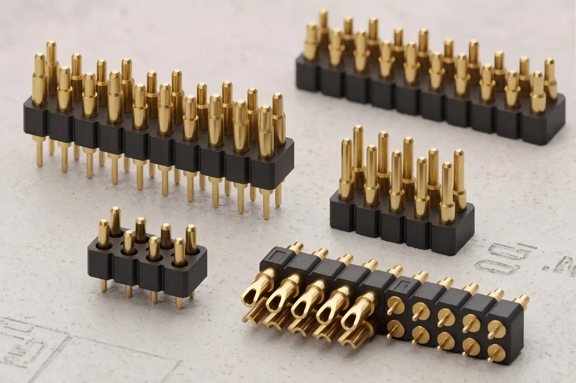 CTP hybrid power and signal spring-loaded connector array featuring varying pin heights for FMLB.